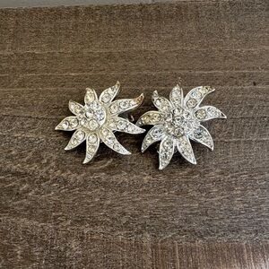Sparkling Sarah Coventry Vintage Floral Clip Earrings